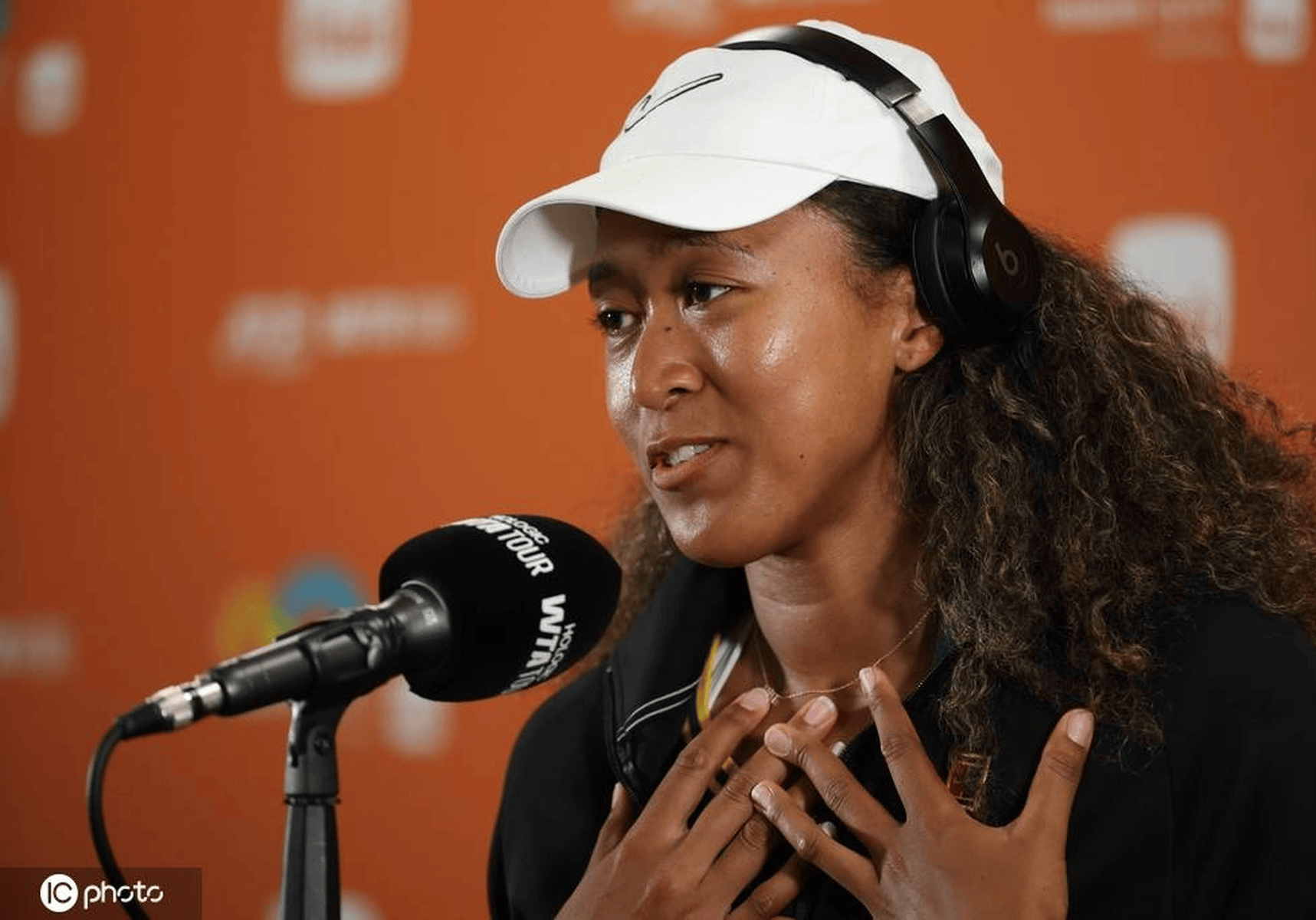 爱游戏-大坂直美重返赛场，败北首场状态出色，皇家马德里观众沸腾！